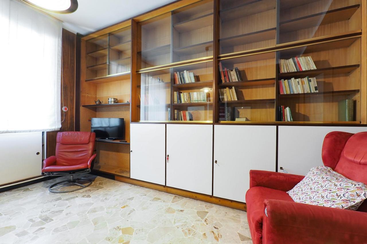 Primopiano - Tolmezzo Apartment Milan Luaran gambar